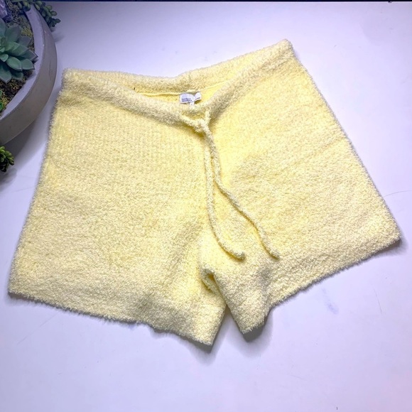 Danielle Bernstein Yellow banana cream cozy Knit pull on shorts new with tags - Picture 2 of 7